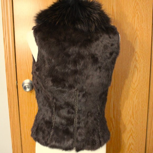 #264 Rabbitt vest, fox fur collar - Picture 3 of 5